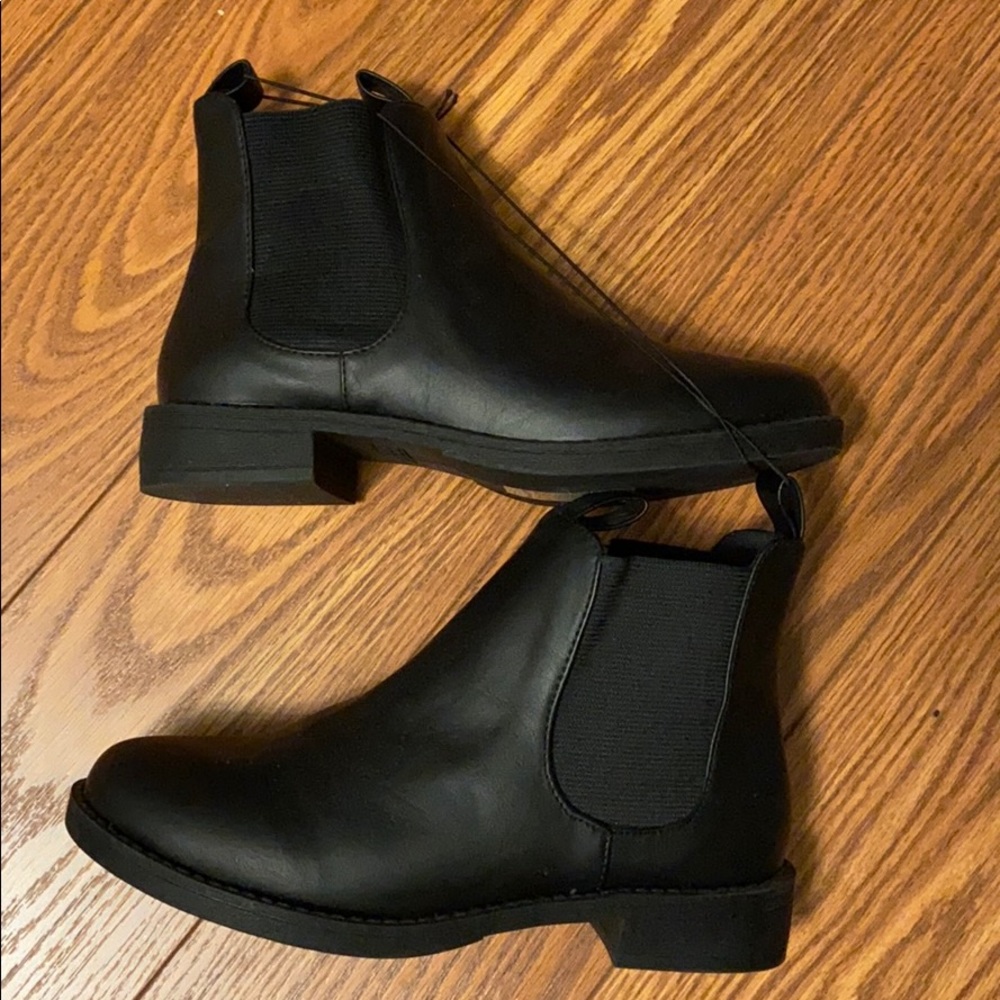 Black leather Chelsea Boots Size 6